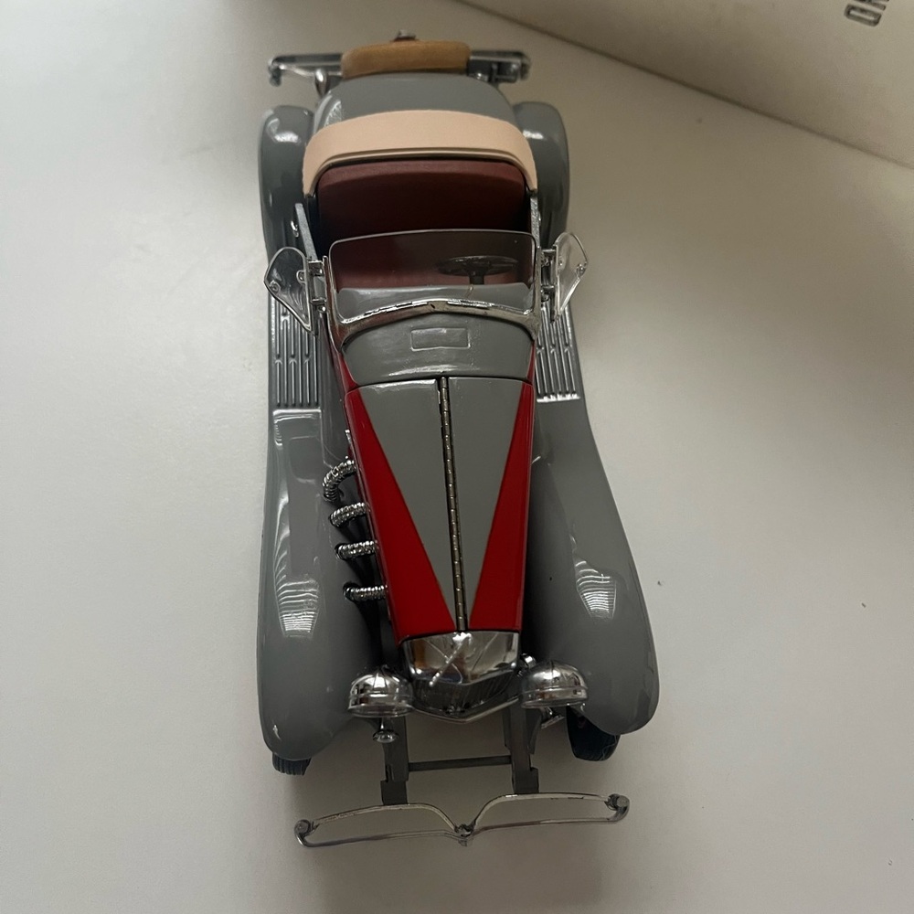 Danbury Mint Dusenberg SSJ Gray and Red Classic diecast Car Model